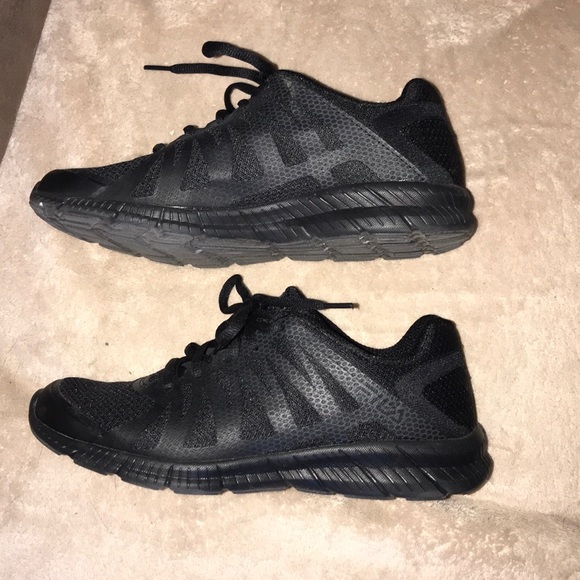 Fila all black coolmax memory foam size 7.5 💕 - Picture 3 of 7